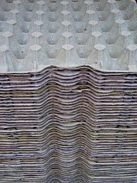 eierdoosjes markt Utrecht structuur gelaagdheid ritme patroon papier karton grijs bruin stapeling de van susan verhoeven