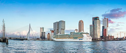 Wilhelminapier met de Independence of the seas sur Midi010 Fotografie