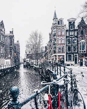 Snow in Amsterdam  van Een Wasbeer