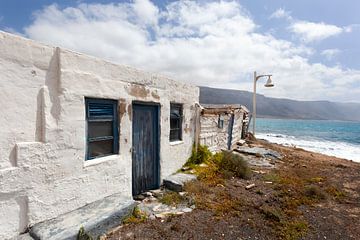 Altes verlassenes Haus auf der Insel la Graciosa auf Lanzarote von Peter de Kievith Fotografie