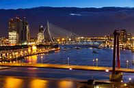 Rotterdamse bruggen in de avond van Dennis van de Water thumbnail