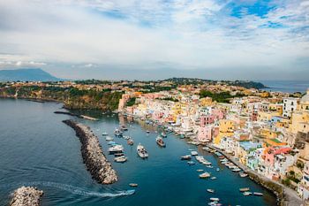 Vue du port de Procida.