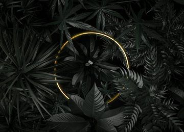 gouden cirkelvorm omringd door tropische planten van Besa Art