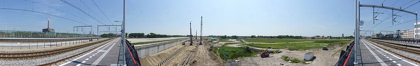 Strak Blauw boven Zandvlakte bij Station 07Juli13 von Leidse Rijn Centrum en omstreken
