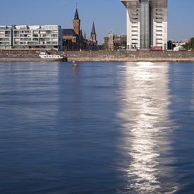 Morning light at Kranhaus Süd by Walter G. Allgöwer