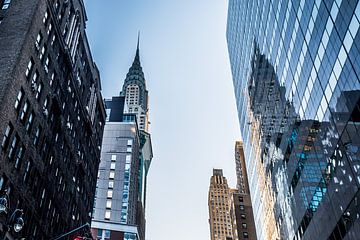 chrysler building in New York in spiegelbeeld