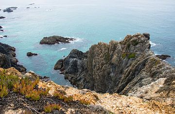 blue wild ocean at protugal coast van ChrisWillemsen