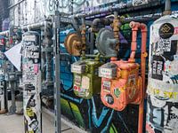 Compteurs à gaz avec graffiti dans le Rhino Art District Denver États-Unis