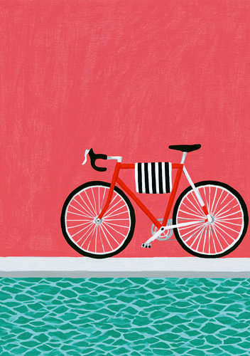 Zomervakantie bij het zwembad: rode racefiets voor een roze muur