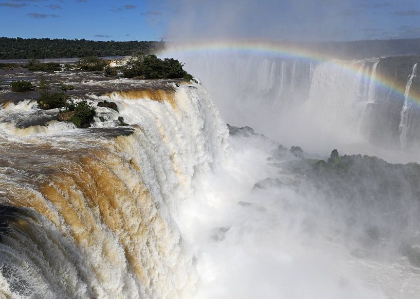 Die Iguazu-Wasserfälle an der Grenze zwischen Brasilien und Argentinien von Rini Kools