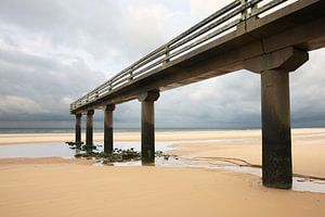 Pier in der Normandie von Mark Leeman