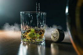 Whisky in een glas – stijlvolle wanddecoratie voor bar en lounge van 7R.Collection