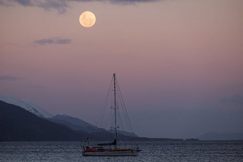 Zeilboot onder de maan, Argentinië