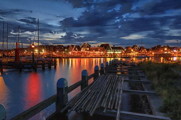 Volendam in the evening by FotoBob