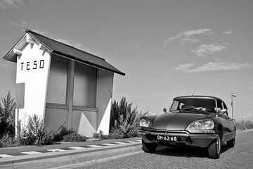 Foto van een citroen DS. van Therese Brals