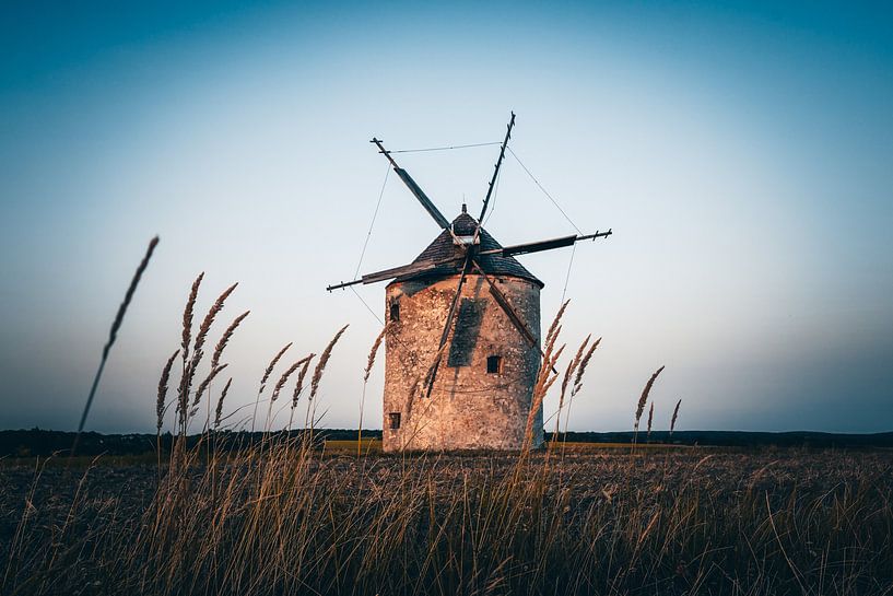 Windmill in the field. Landscape shot from Tez by Fotos by Jan Wehnert