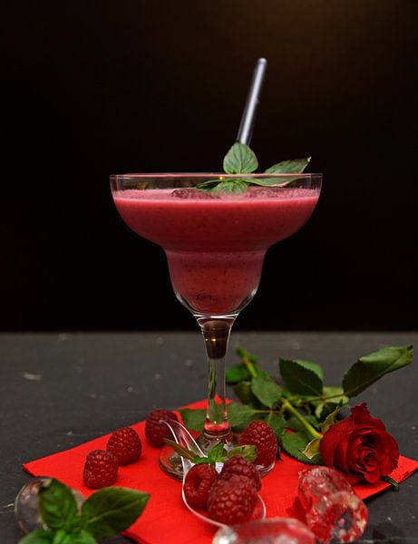 ananas-himbeer-joghurt-cocktail mit rum von Babetts Bildergalerie