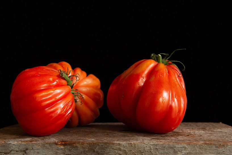 Red still life by Frederike Fennema Stillevens