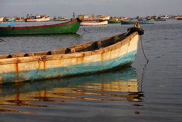 Visserboten bij Rameswaram vangen het laatste zonlicht sur Juriaan Wossink