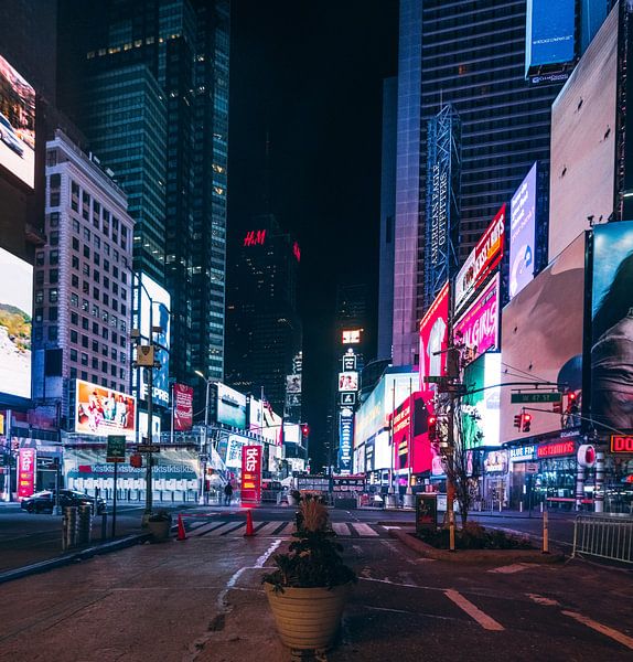 Times Square by Hello Pompoyo