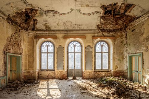 Lost Place - Abandoned Buildings - Nature Reclaims It All