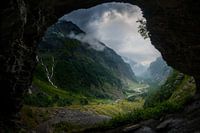 Vue de la vallée du Cirque du Fer à Cheval dans les Alpes françaises.