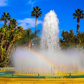 Regenboog fontein van Joris Pijper