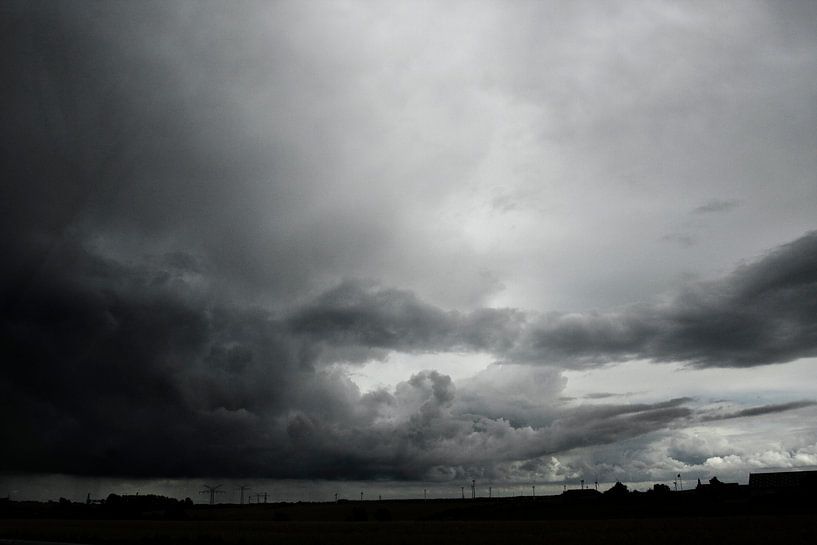 Zomerbuien van Gwen Mustamu