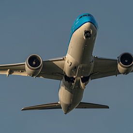 Eine Boeing 787 Dreamliner der KLM hebt vom Flughafen Schiphol ab. von Jaap van den Berg