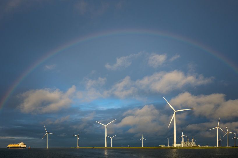Eemshaven regenboog windmolens van Jan Georg Meijer