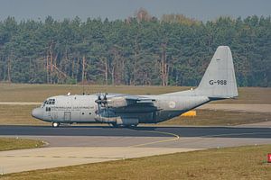 Royal Air Force Lockheed C-130H Hercules (G-988).