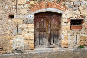 oude deur in Monteriggioni