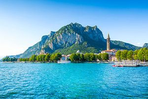 Blick auf die Stadt Lecco und den Comer See. Italien, Europa.