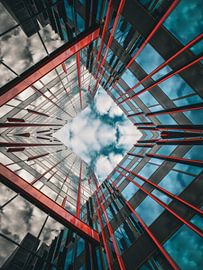 Architecture abstraite à Almere aux lignes symétriques sur Bas Potman