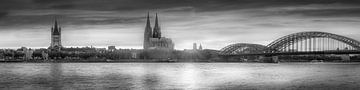 Skyline van de stad Keulen in zwart-wit van Manfred Voss, Schwarz-weiss Fotografie
