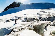 Abenteuerliche Fahrt auf Gletscherspalten in den Alpen. Klettern 2018 von Hidde Hageman Miniaturansicht