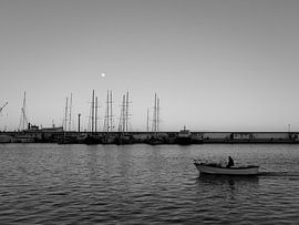 A man and the sea by Larissa Soto