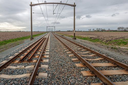 Zweigleisig mit Oberleitung
