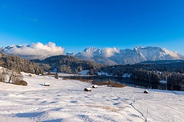Winterlandschap aan de Geroldsee in Opper-Beieren