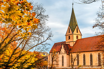 Baden-Wuerttemberg : Monastery church at the edge of the Blautopf
