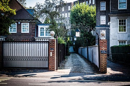 Verlaten straat &amp; inrit in Londen | Engeland | Reis- &amp; Straatfotografie
