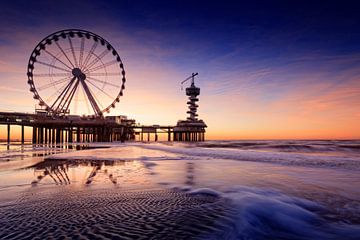 nieuwe reuzenrad op de Pier van Scheveningen  van gaps photography