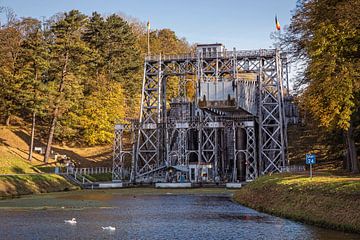 Schiffshebewerk Nr. 3 im Canal du Centre Thieu von Rob Boon