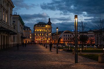 Het Nowaka-Jezioranskiego plein in Krakau, Polen bij nacht van Werner Lerooy