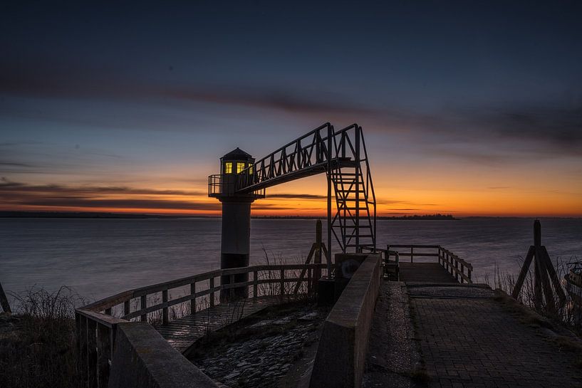 Lever de soleil sur le phare d'Oostmahorn par Goffe Jensma