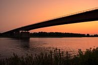 Zonsondergang brug Rhenen van Rick van de Kraats thumbnail