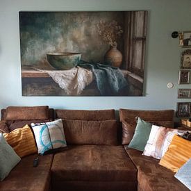 Klantfoto: Donker Stilleven met Keramische Schaal bij Raamlicht van Joriali Fine Art, als ArtFrame