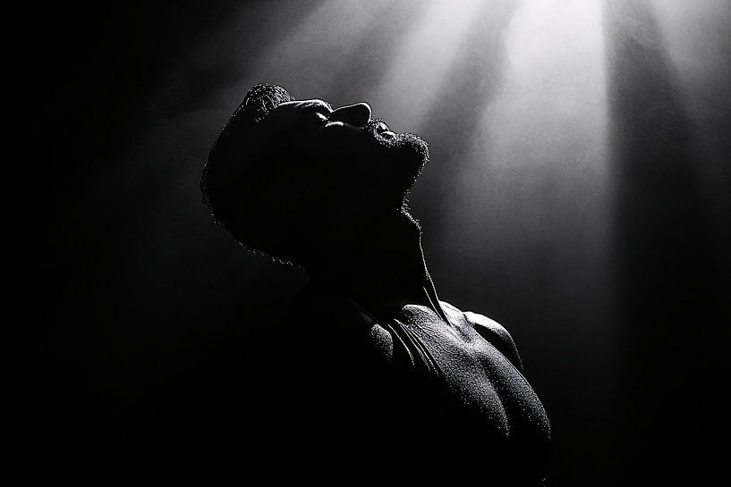 Silhouette dans une lumière dramatique par Art & Soul Creations