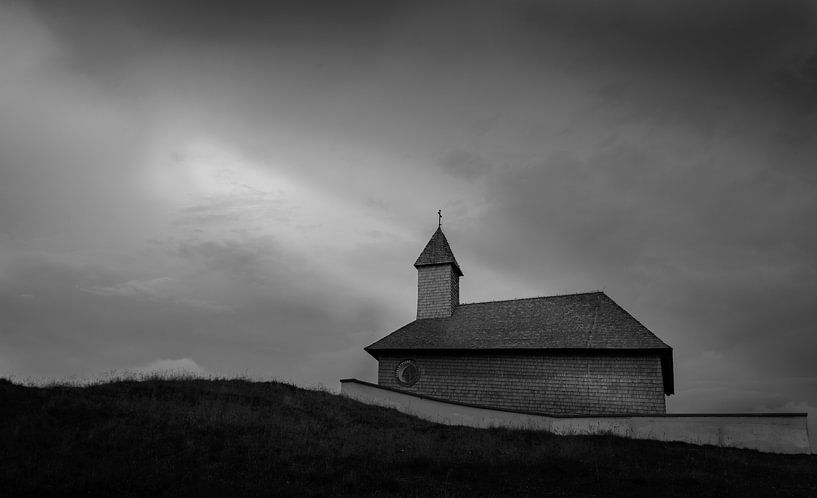 Kerk op de top van Hahnenkamm in Oostenrijk (Bernhardkapelle am Hahnenkamm) par Philippos Kloukas