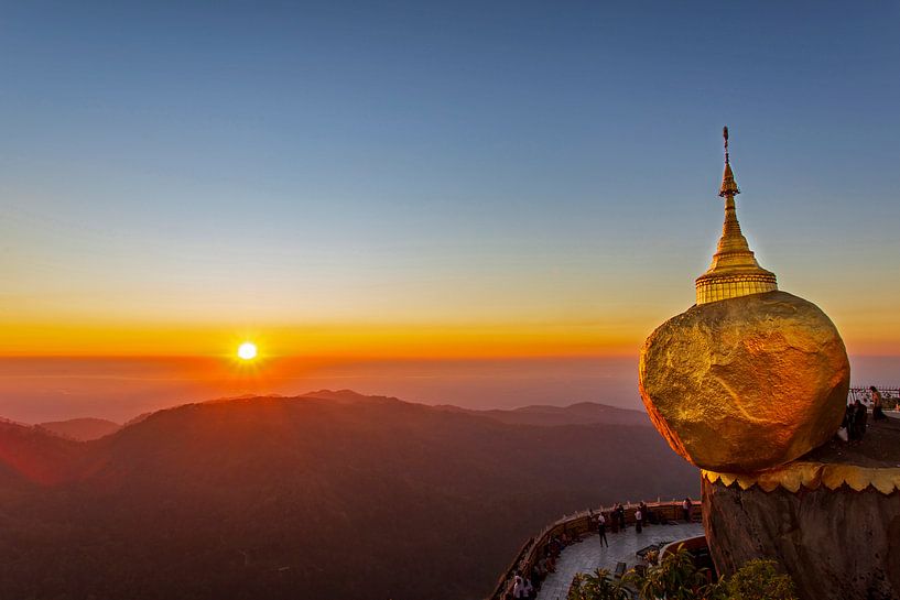 Pagode de la roche d'or par Antwan Janssen
